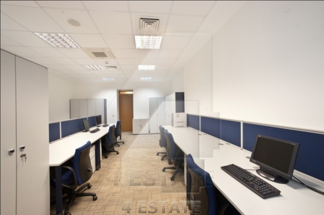 Предлагается на продажу бизнес-центр и пристроенный банковский особняк, м. Тверская