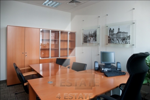 Предлагается на продажу бизнес-центр и пристроенный банковский особняк, м. Тверская