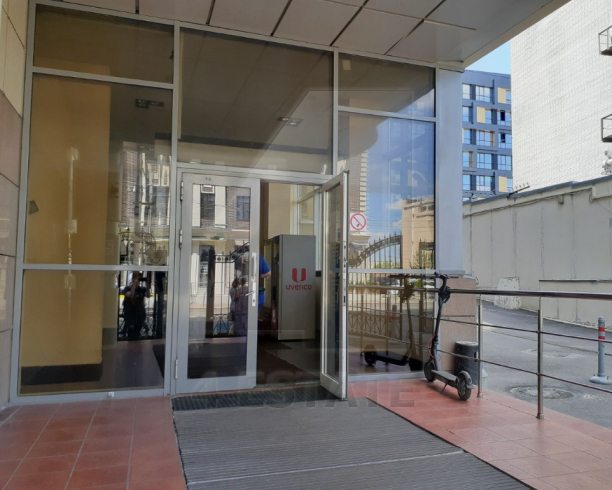 Продажа офиса в бизнес-центре класса В+, м.Бауманская.               