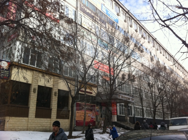 Продажа этажа в торгово-офисном центре,м. Пролетарская.