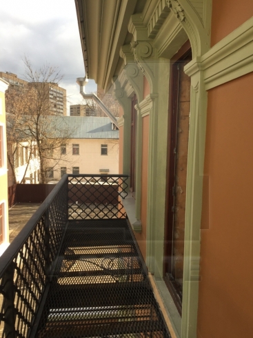 Аренда реконструированного здания класса А, м.Достоевского.