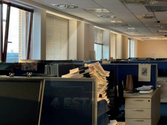 Аренда торговых и офисных помещений в бизнес-центре класса Премиум, м.Площадь революции.