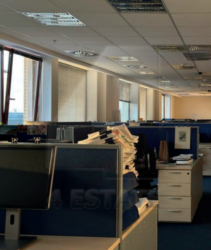 Аренда торговых и офисных помещений в бизнес-центре класса Премиум, м.Площадь революции.