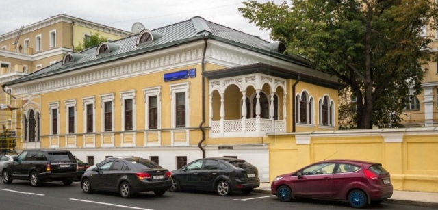 Продажа реконструированного особняка класса А, м.Полянка.