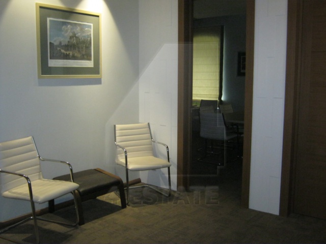 Продажа банковского особняка класса А, м.Менделеевская.