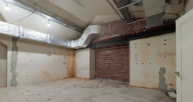 Аренда торгового помещения с отд. входом, м.Цветной бульвар