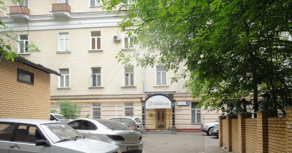 Аренда помещения свободного назначения(можно банк) в жилом доме, м.Смоленская.