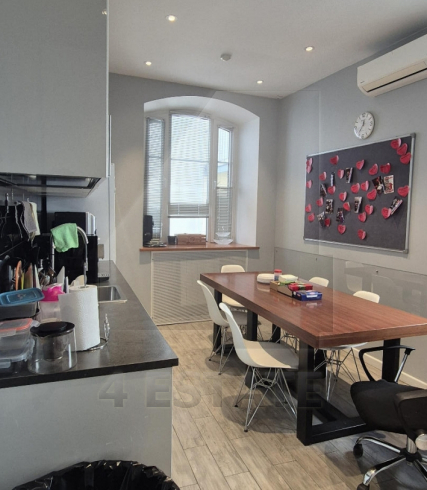 Аренда презентабельного особняка класса В+, м.Курская.