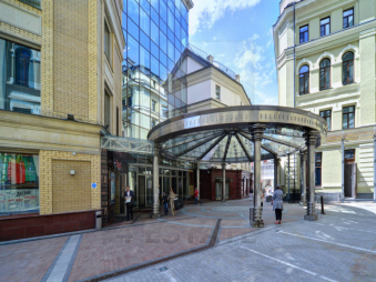 Аренда торговых и офисных помещений в бизнес-центре класса Премиум, м.Площадь революции.