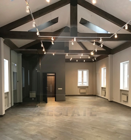 Аренда отдельно-стоящего здания с большой парковкой, м.Достаевская.