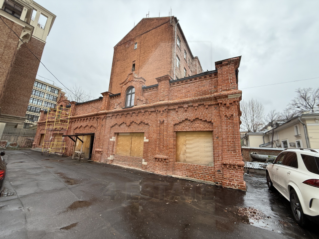 Аренда здания с отдельным входом, м.Парк культуры.