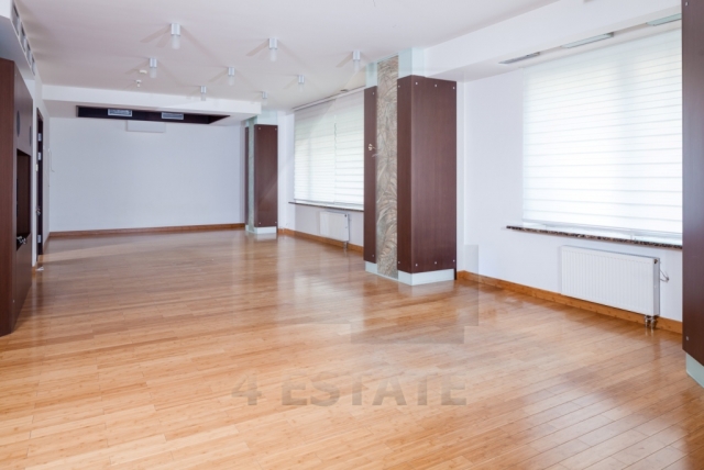 Представительский офис с отдельным входом, м.Смоленская.