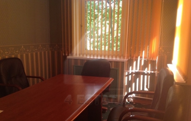 Офисный особняк класса В, м.Улица 1905г.