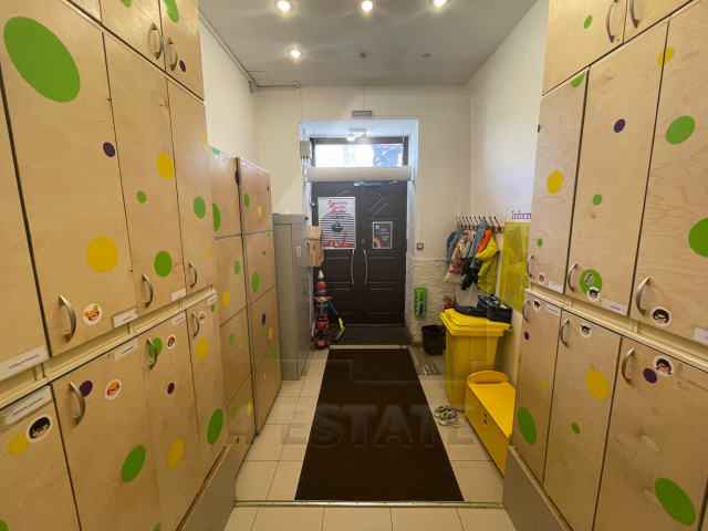 Продажа помещения с отдельным входом в особняке класса А, м.Арбатская.